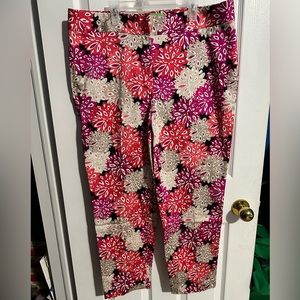 Beautiful bright floral pants. 👖